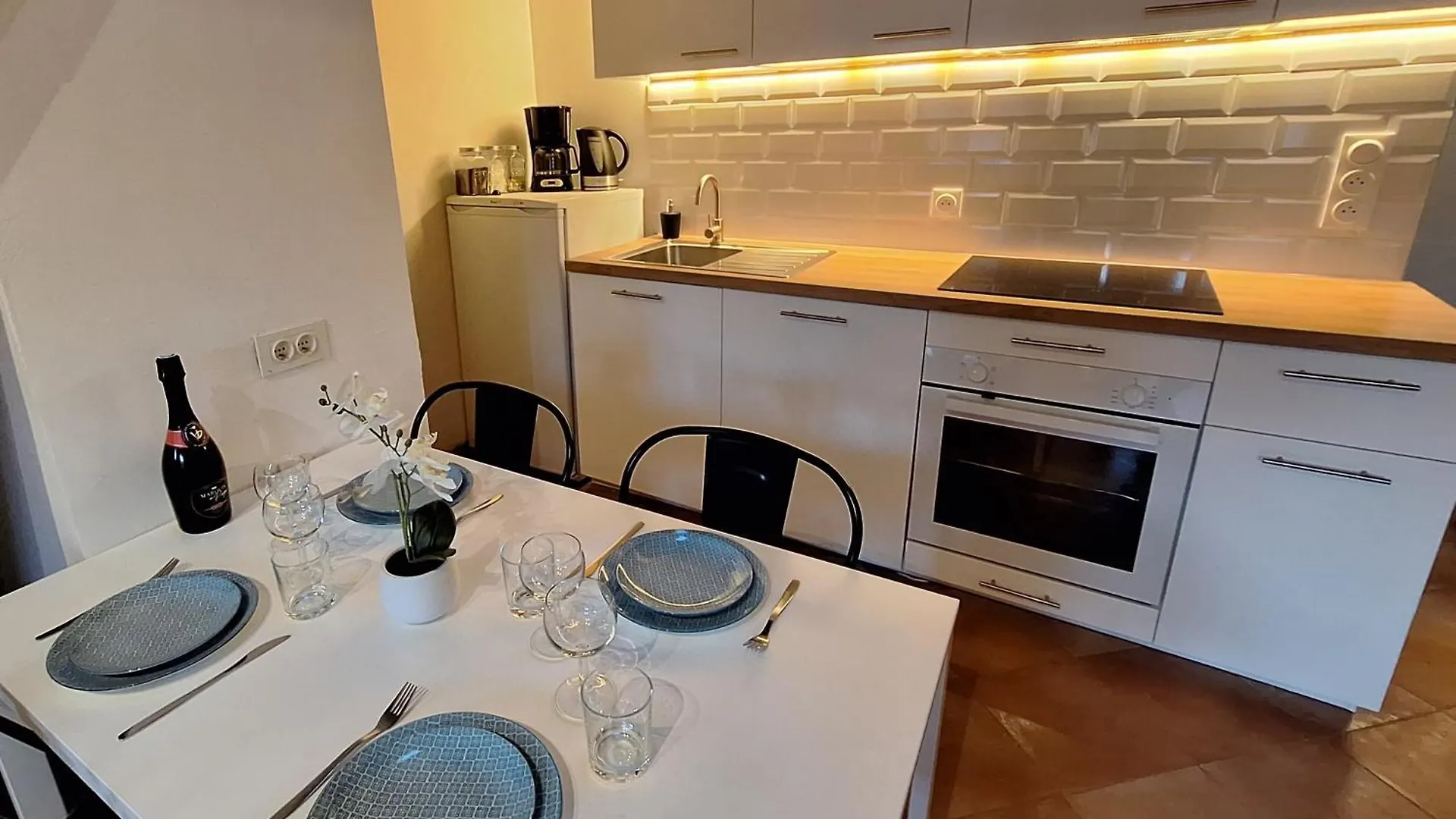 La Garriguette Appart Centre Historique Calme Climatise 6 Couchages Arles France