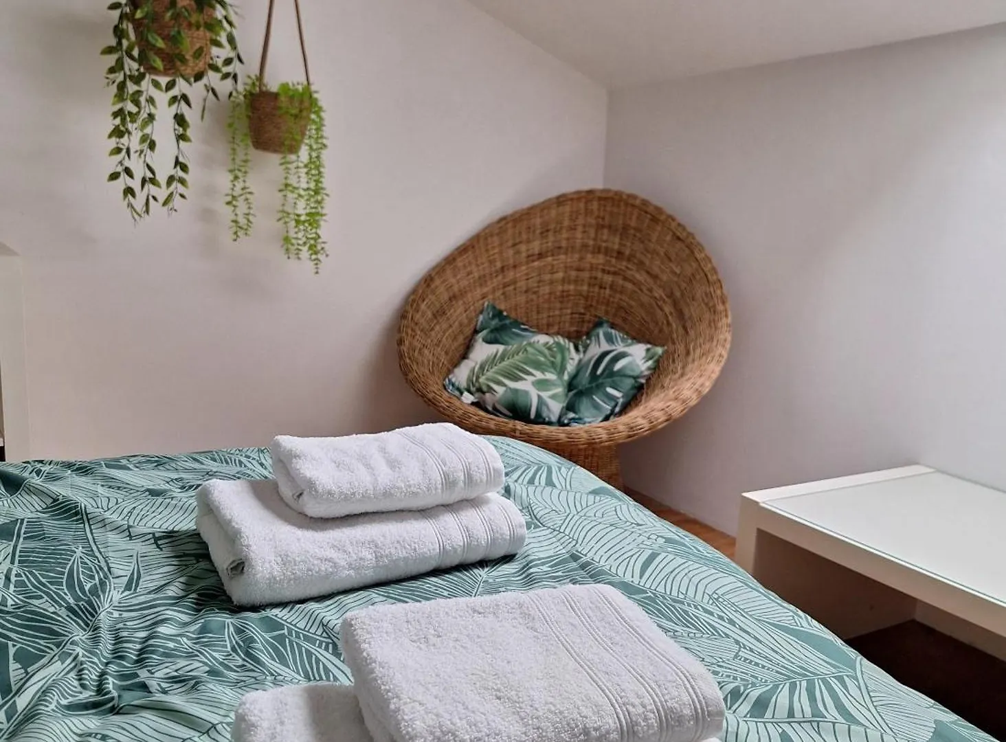 Apartment La Garriguette Appart Centre Historique Calme Climatise 6 Couchages Arles